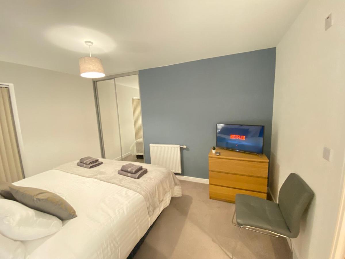 3 Bedrooms Double Or Single Beds, 2 Parking Spaces! Wifi & Smart Tv'S, Balcony Portsmouth Exterior foto